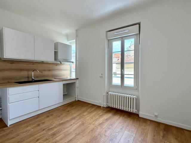 Appartement à louer 3 pièces 99 m