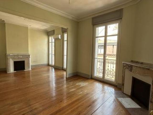 Appartement à louer 3 pièces 99 m²