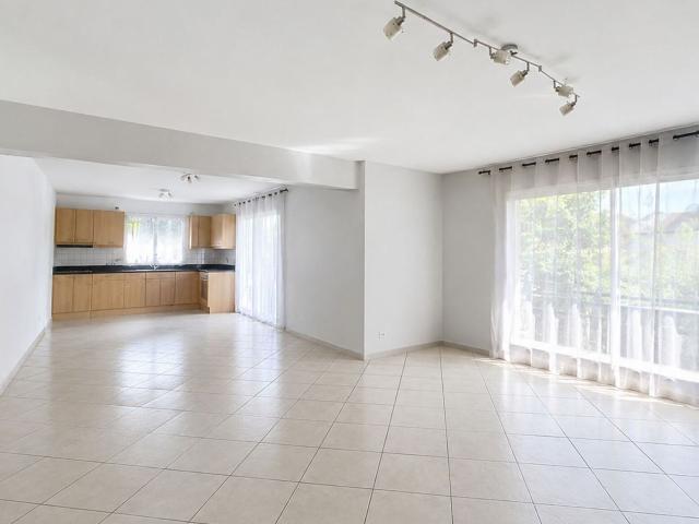 Appartement à louer 3 pièces 90 m