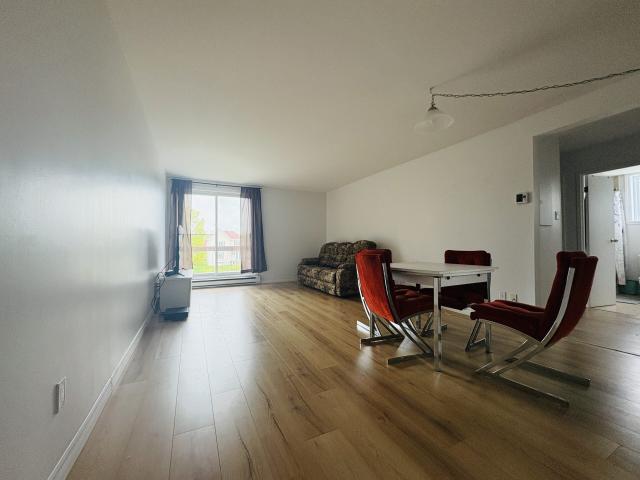 Appartement à Louer 4402 Rue des Roses, Charlesbourg Québec 17 photos | Logis Québec