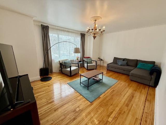 Appartement à Louer 4491 Boul. Édouard Montpetit, Côte des Neiges/Notre Dame de Grâce Montréal 12 photos | Logis Québec