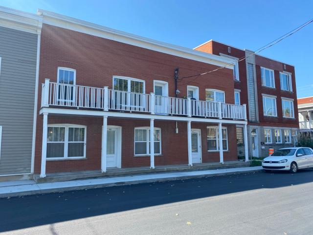 Appartement à Louer 453 RUE SAINTE CECILE, Pointe du Lac Trois Rivières 12 photos | Logis Québec