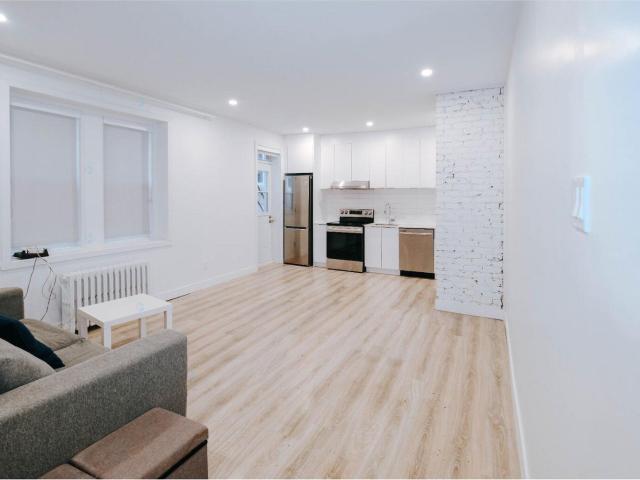 Appartement à Louer 4530 Avenue Girouard, Montréal 15 photos | Logis Québec