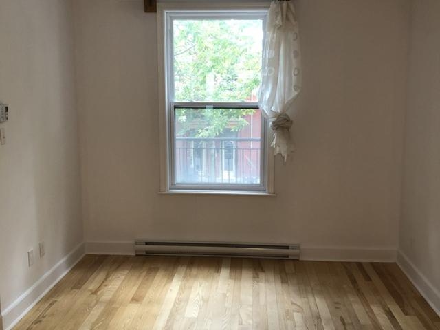 Appartement à Louer 4569 Rue Chabot, Montréal, QC H2H 1Y2, Le Plateau Mont Royal Montréal 11 photos | Logis Québec
