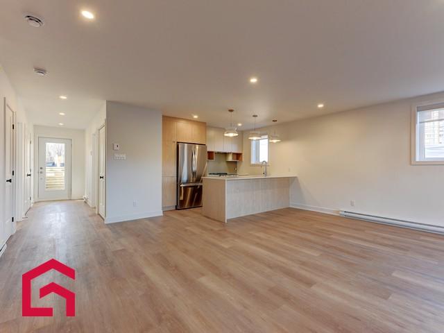 Appartement à Louer 45,Carré du Sablon, Bromont 14 photos | Logis Québec