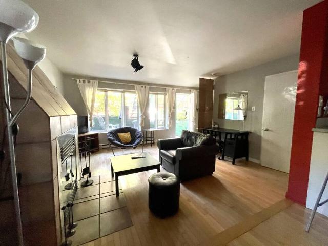 Appartement à Louer 4780 Rue Cartier, Le Plateau Mont Royal Montréal 12 photos | Logis Québec