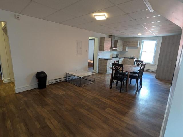 Appartement à Louer 403 Rue Papineau, Fleurimont Sherbrooke 8 photos | Logis Québec
