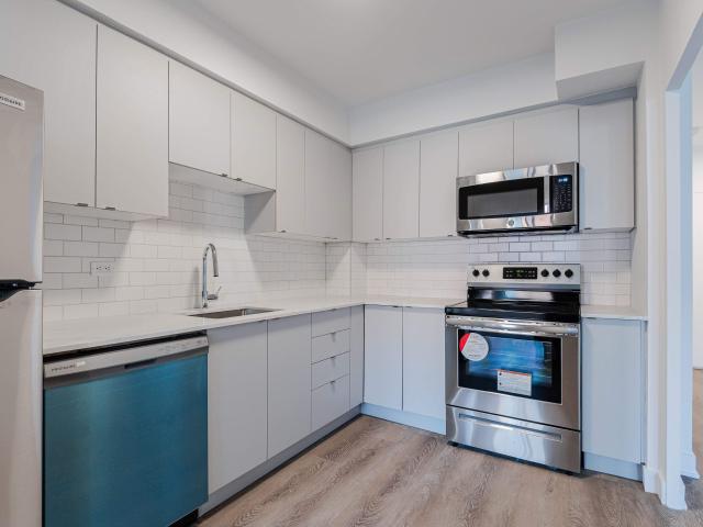Appartement à Louer 406 Rue Crépeau Saint Laurent H4N 1N3, Saint Laurent Montréal 11 photos | Logis Québec
