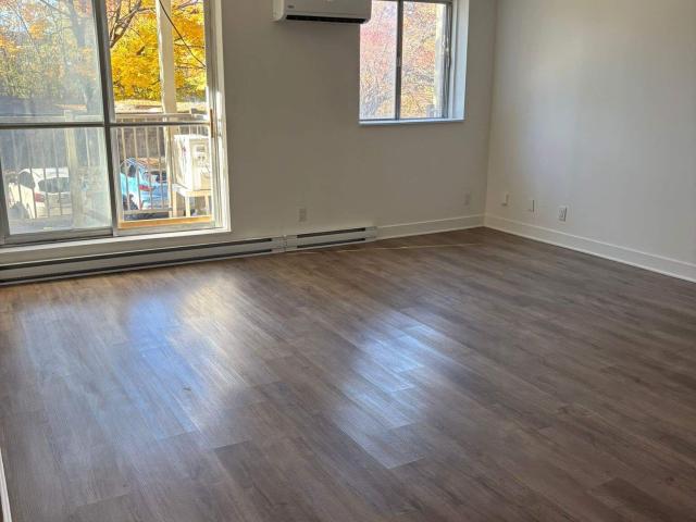 Appartement à Louer 42 Rue Bédard Gatineau J8Y 5Z6, Hull Gatineau 5 photos | Logis Québec