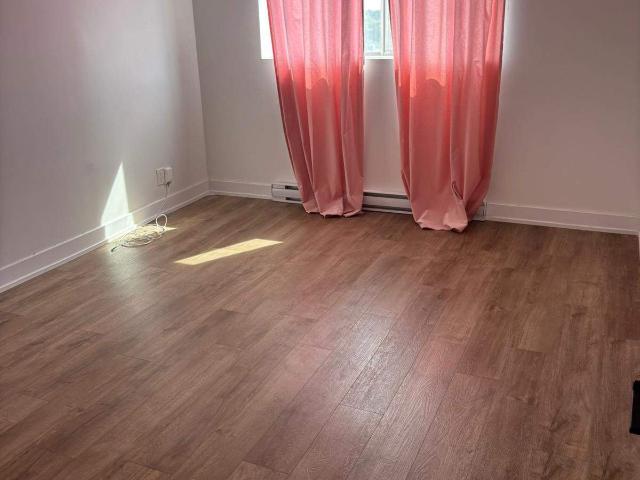 Appartement à Louer 42 Rue Bédard Gatineau J8Y 5Z6, Hull Gatineau 7 photos | Logis Québec