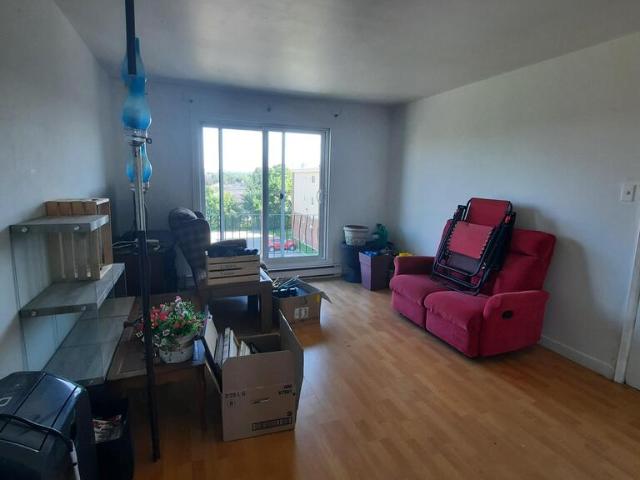 Appartement à Louer 435 48e rue #8, Charlesbourg Québec 8 photos | Logis Québec