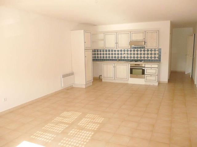 Appartement à louer 4 pièces • Mallemort