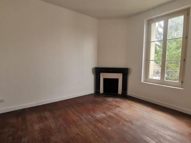 Appartement à louer 4 pièces • Melun
