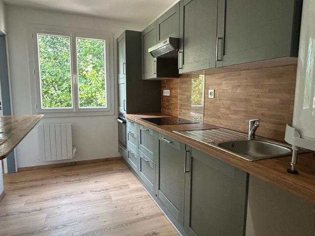 Appartement à louer 4 pièces • Nîmes