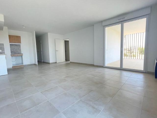 Appartement à louer 4 pièces • Agde