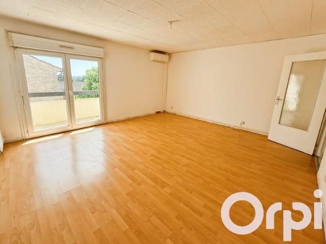 Appartement à louer 4 pièces • Bollène