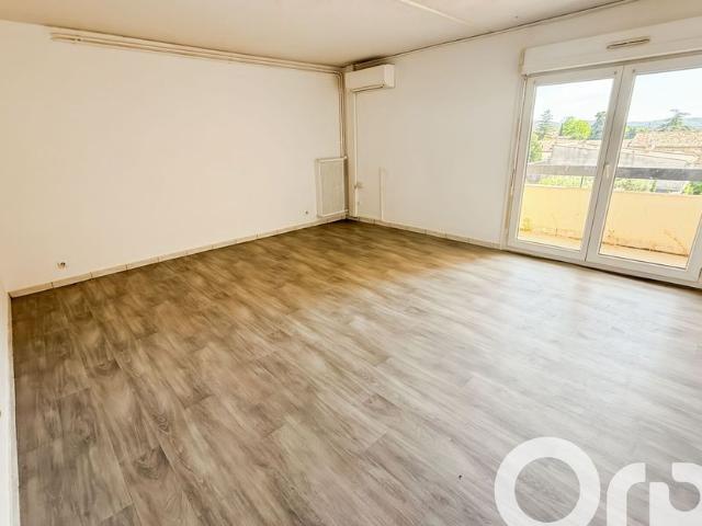 Appartement à louer 4 pièces • Bollène