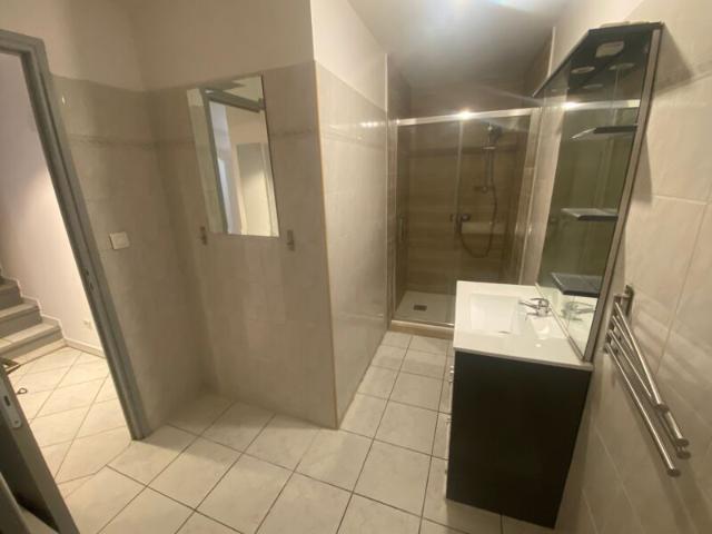Appartement à louer 4 pièces • Évenos