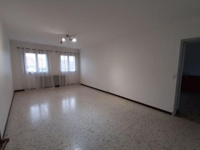 Appartement à louer 4 pièces • Grenade