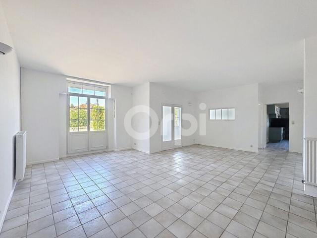 Appartement à louer 4 pièces • Humes Jorquenay