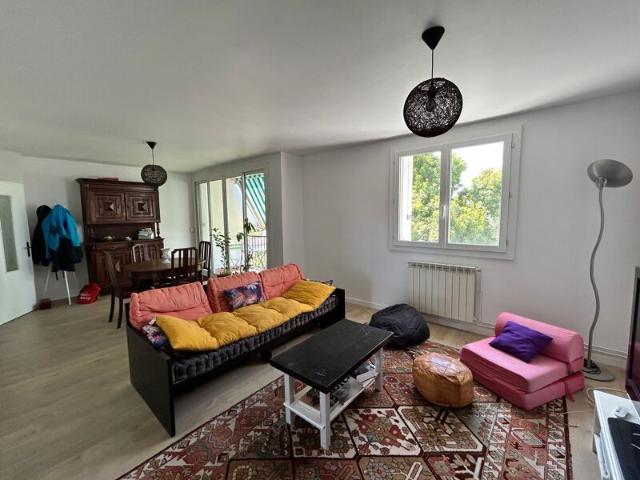 Appartement à louer 4 pièces • Talence