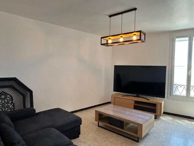 Appartement à louer 4 pièces • Vauvert