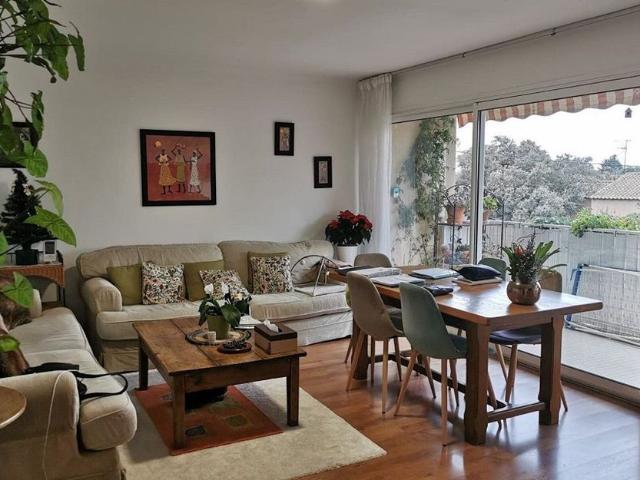 Appartement à louer 4 pièces • Villeneuve lès Avignon