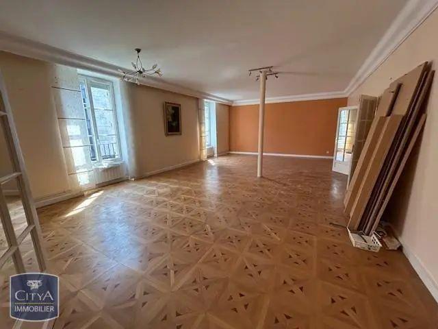 Appartement à louer 4 pièces 150.33m²
