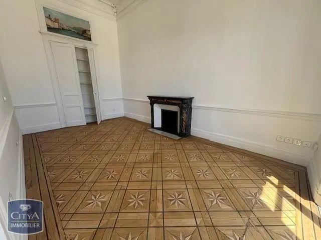 Appartement à louer 4 pièces 179.46m²