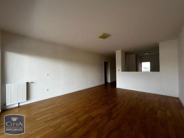 Appartement à louer 4 pièces 103.6m²