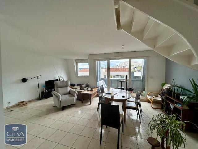Appartement à louer 4 pièces 100.11m²