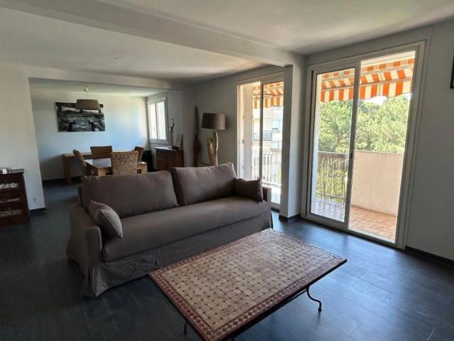 Appartement à louer 4 pièces 100m²