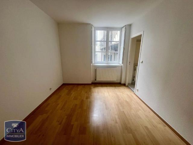 Appartement à louer 4 pièces 102.21m²