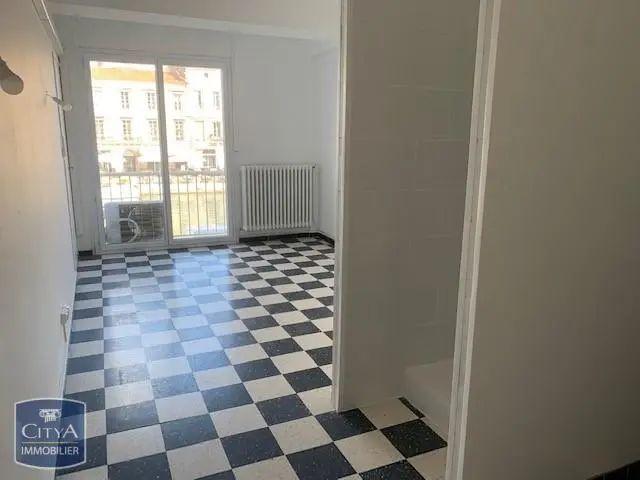 Appartement à louer 4 pièces 106.1m²
