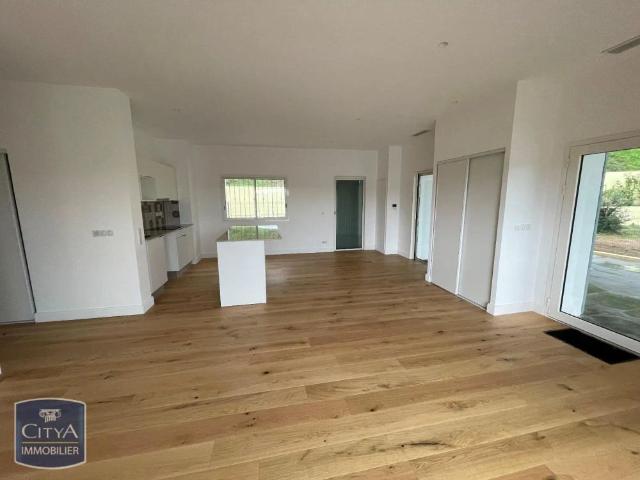 Appartement à louer 4 pièces 111.71m²