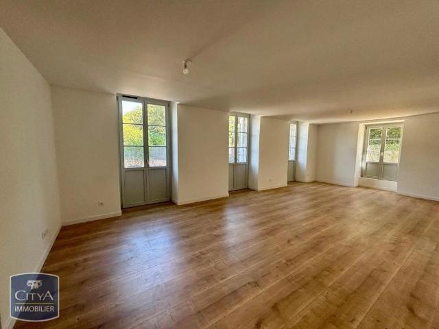 Appartement à louer 4 pièces 111.3m²