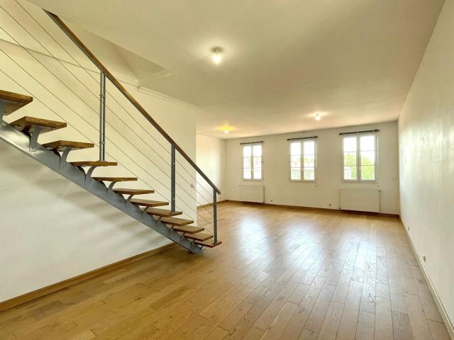 Appartement à louer 4 pièces 117 m