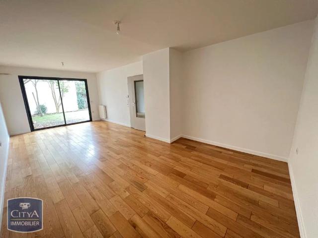 Appartement à louer 4 pièces 116.2m²