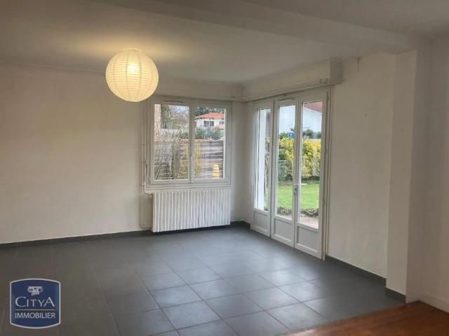 Appartement à louer 4 pièces 116m²