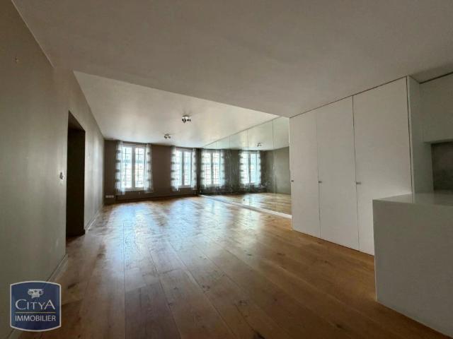 Appartement à louer 4 pièces 123.8m²