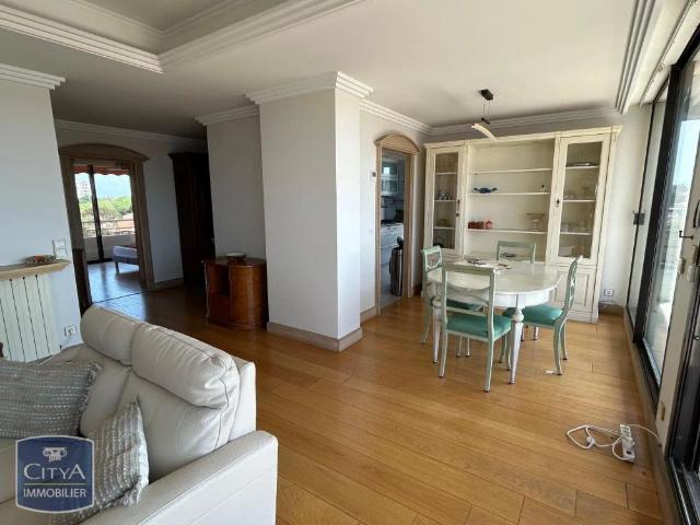 Appartement à louer 4 pièces 120m²