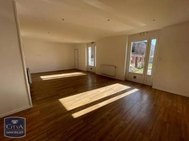 Appartement à louer 4 pièces 121.54m²