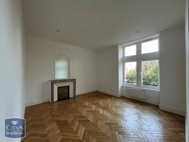 Appartement à louer 4 pièces 122.31m²
