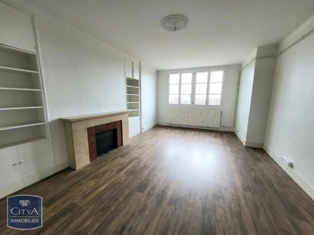 Appartement à louer 4 pièces 122.3m²
