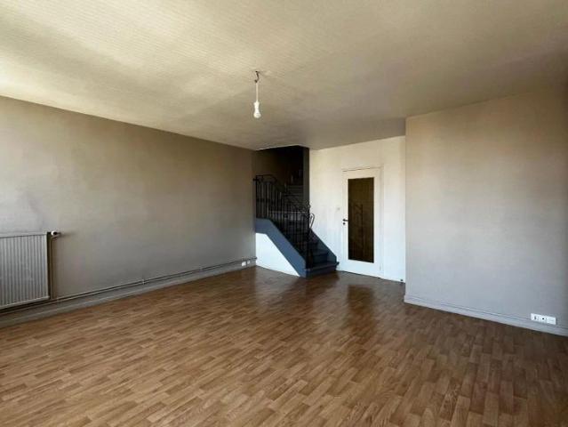 Appartement à louer 4 pièces 126.48m²