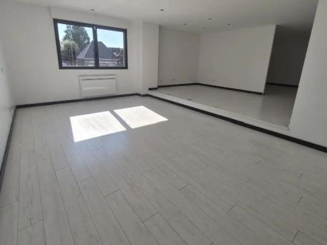 Appartement à louer 4 pièces 217.43m²