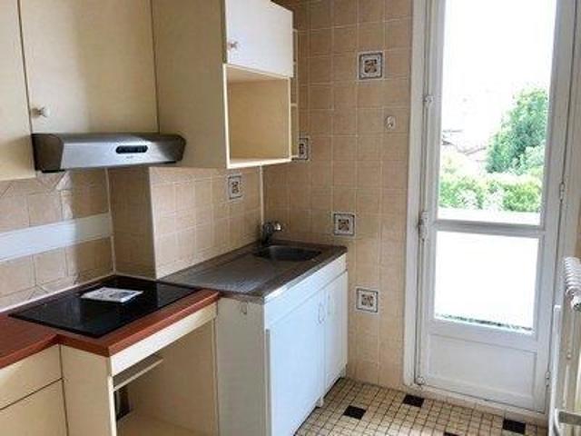 Appartement à louer 4 pièces 64 m²