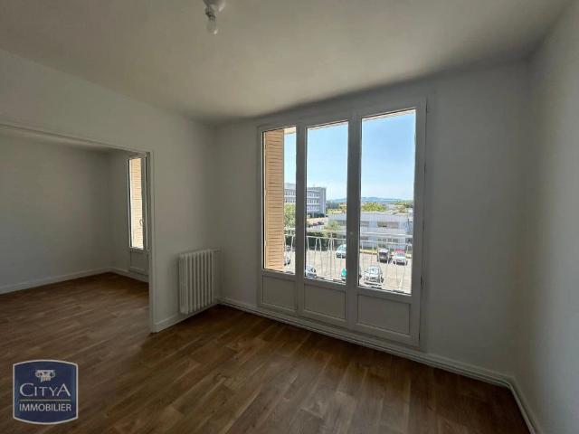 Appartement à louer 4 pièces 65.75m²