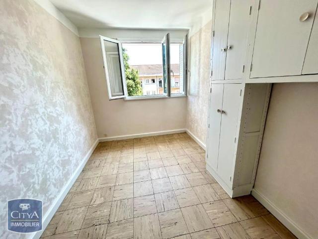 Appartement à louer 4 pièces 65.7m²
