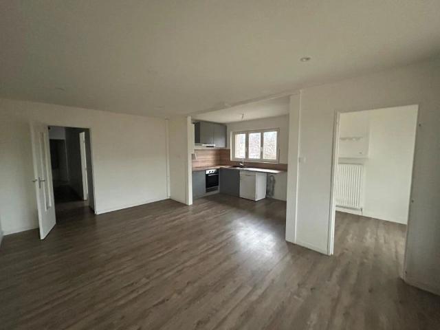 Appartement à louer 4 pièces 74.01m²